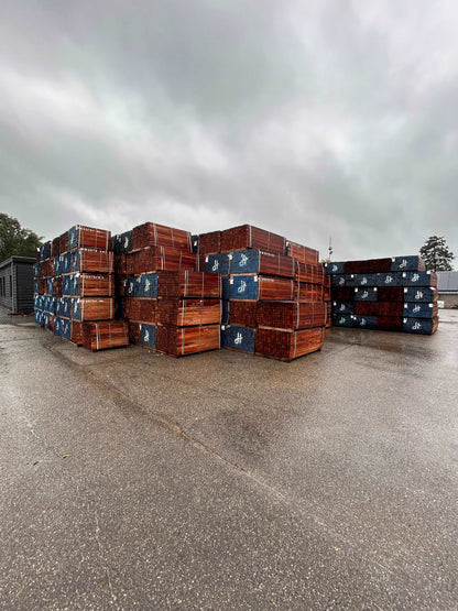 70 x 70 Hardhouten palen - Wal-beschoeiing.nl