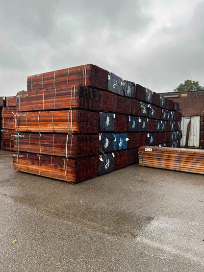 70 x 70 Hardhouten palen - Wal-beschoeiing.nl