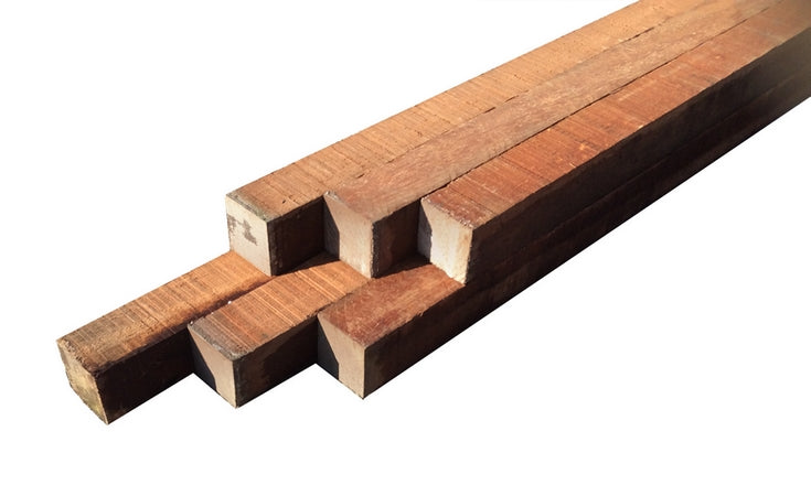 70 x 70 Hardhouten palen - Wal-beschoeiing.nl