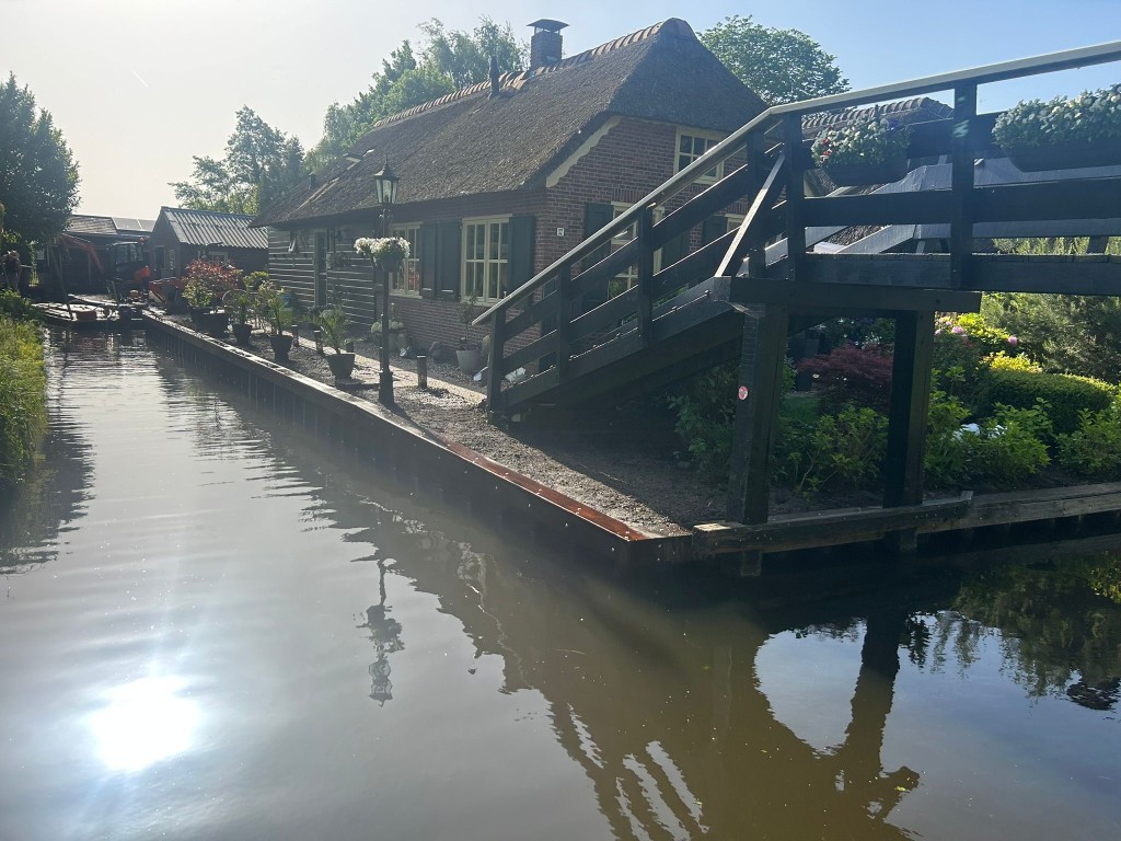 Hardhouten damwand planken 40mm en 50mm voor duurzame oeverbescherming